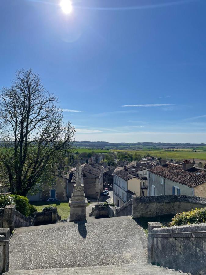 Auberge Du Boisne Villebois-Lavalette Экстерьер фото